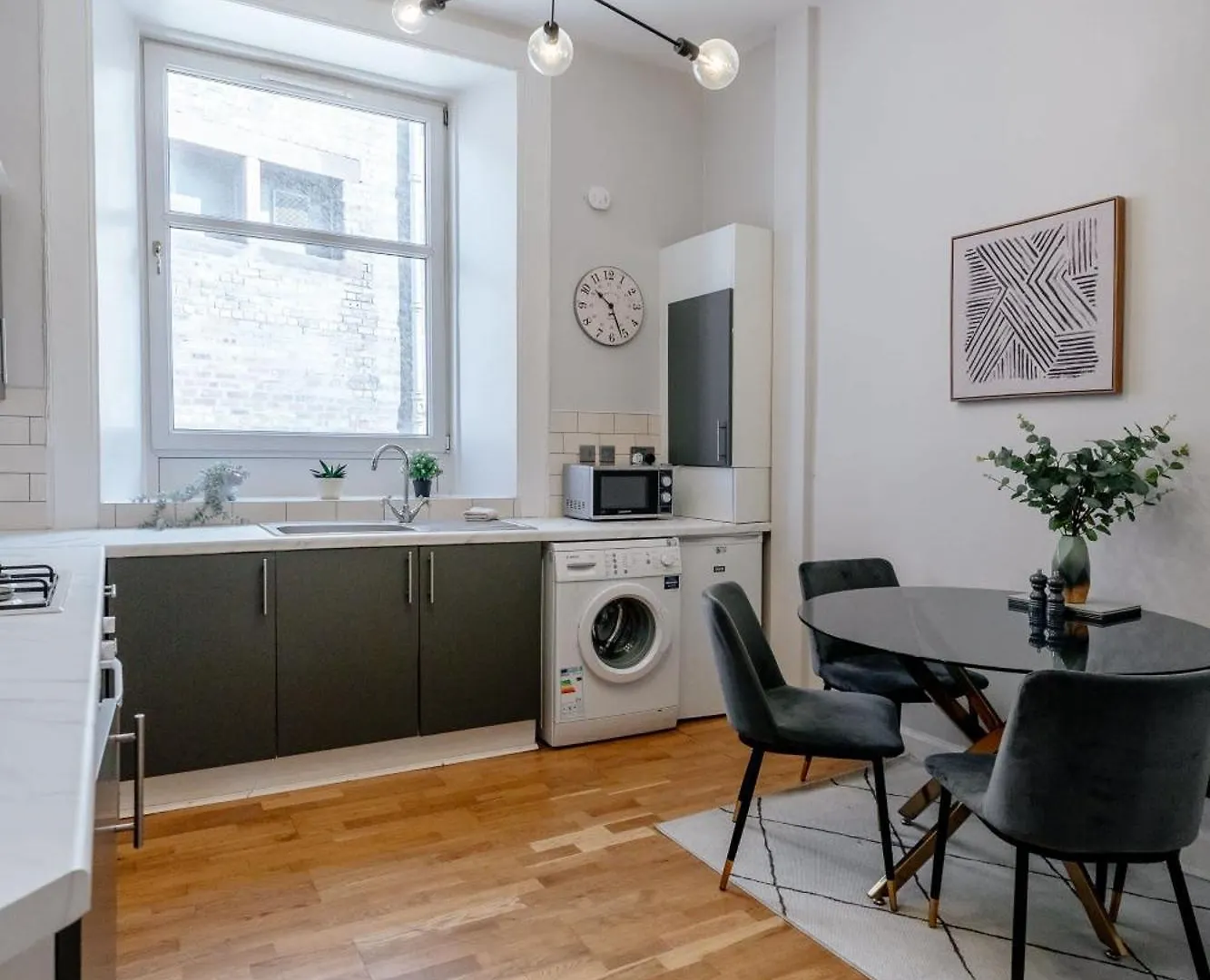 אדינבורו Elegant 2Br Apartment On Leven St